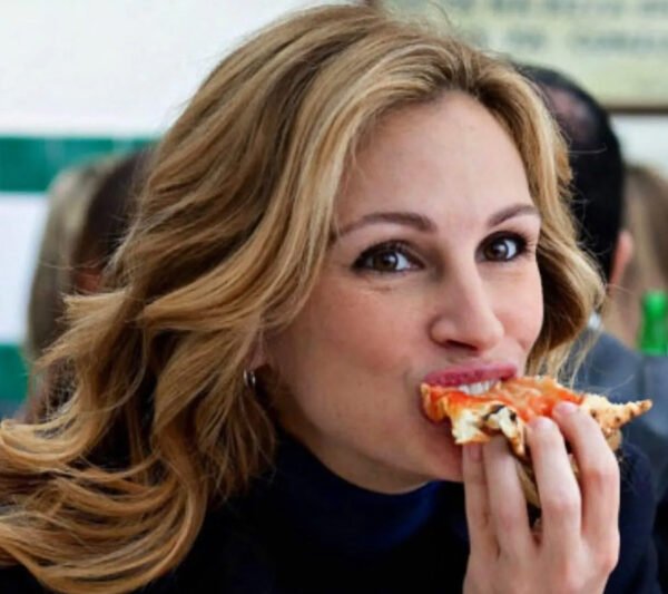 Comer pizza em Nápoles